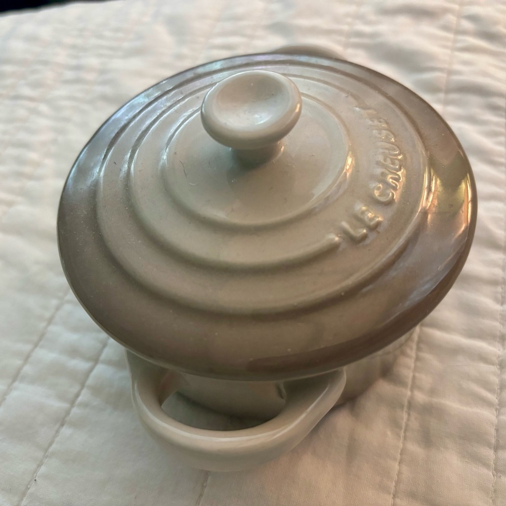 Le Creuset Nutmeg Mini Cocotte 8oz - Picture 7 of 8